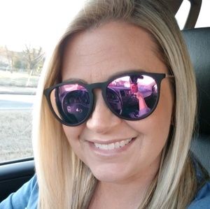 Meet your Posher, Taylor